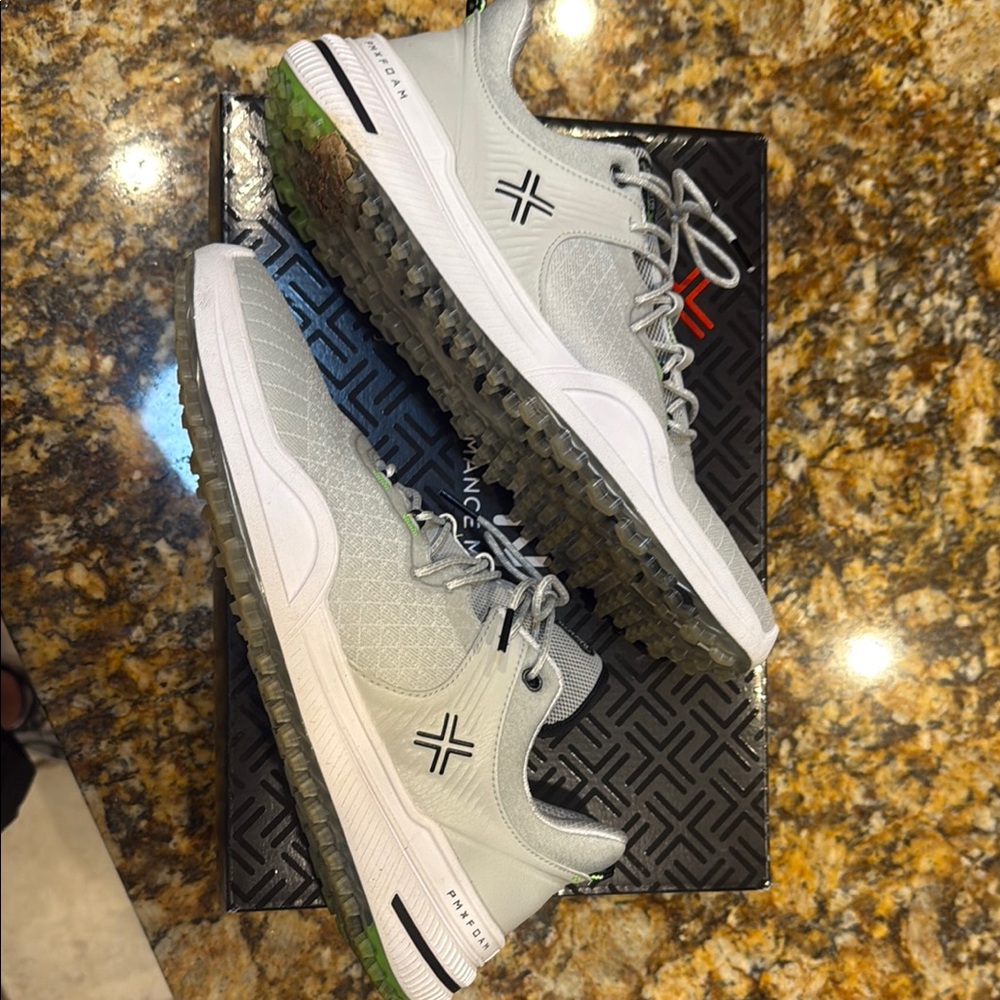 Payntr Golf Shoes. Size 10.5
